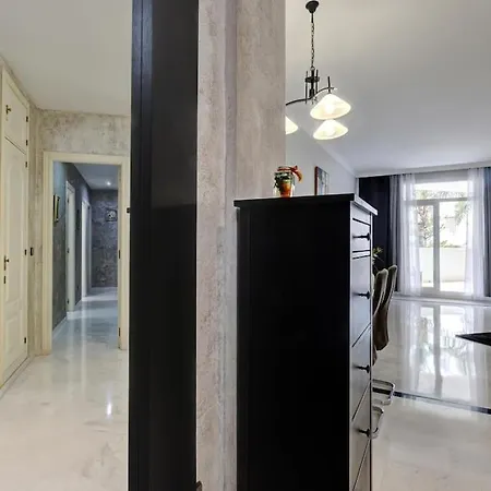 Beautiful At Real Apartment *